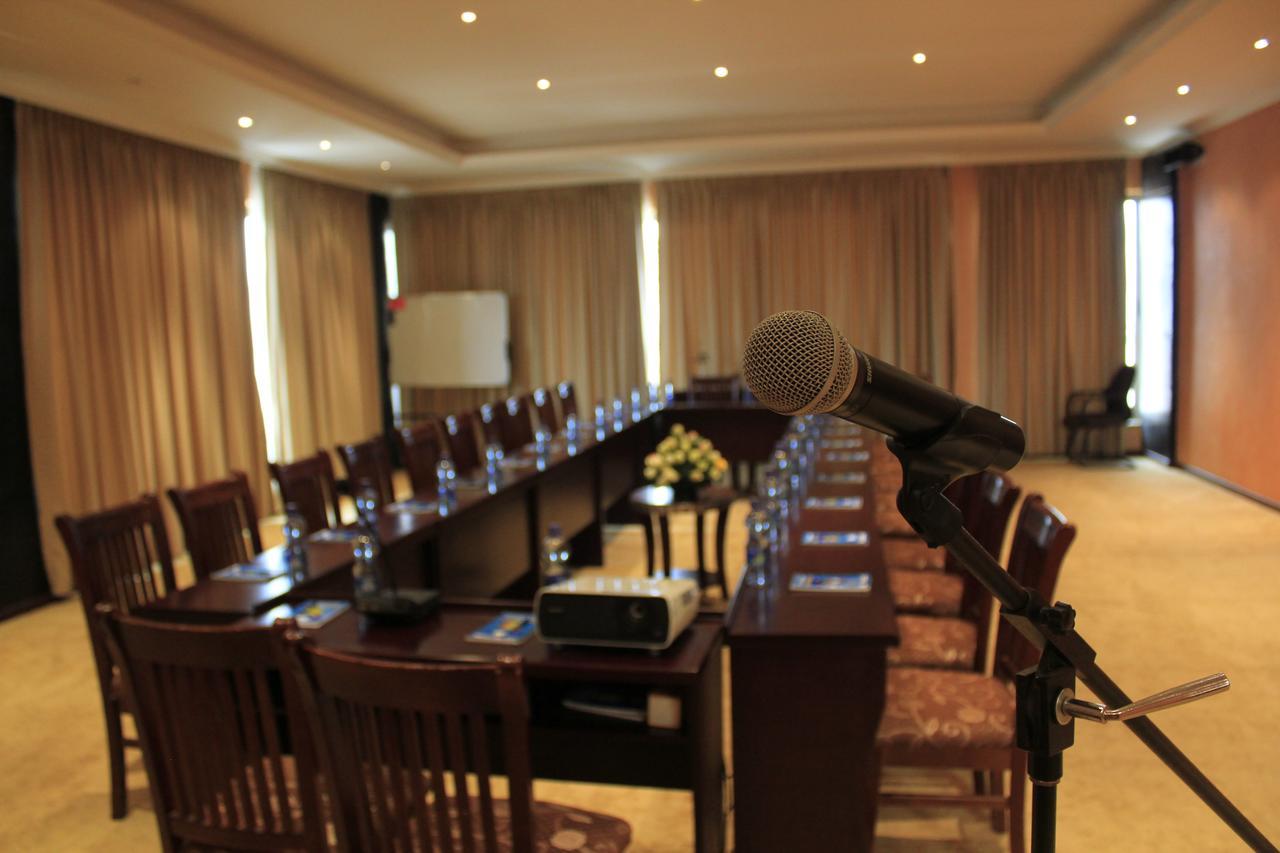 Ambassador Hotel Addis-Abeba Extérieur photo